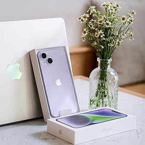 Смартфон Apple B